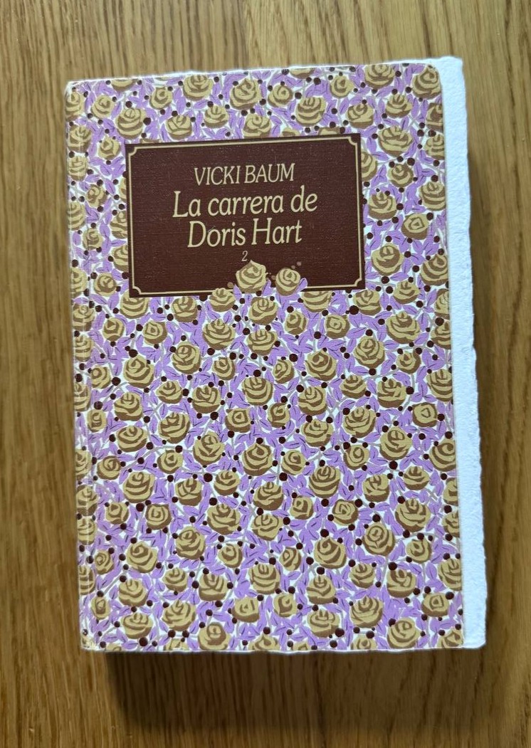 Vintage Book-cover Sketchbook - cover "La carrera de Doris Hart (II)"